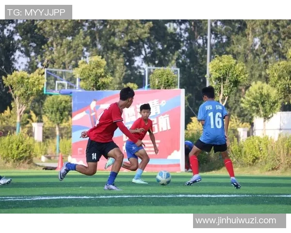 南京足球队耐力探秘:从训练到比赛的坚持与拼搏精神 南京足球队耐力探秘:从训练到比赛的坚持与拼搏精神