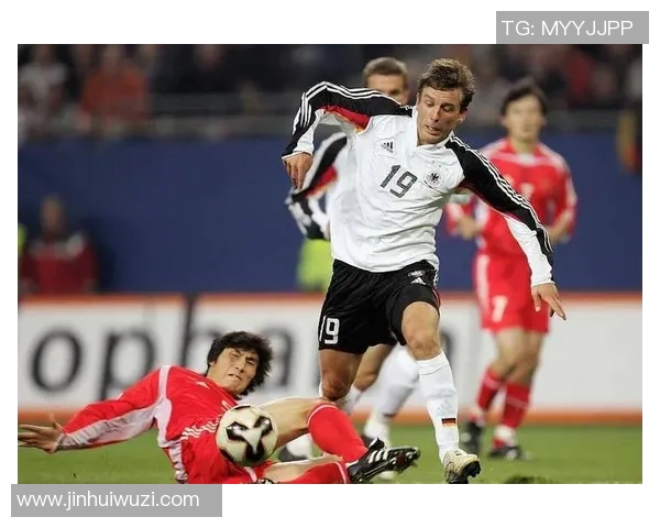 施耐德足球明星的传奇故事与辉煌成就揭秘