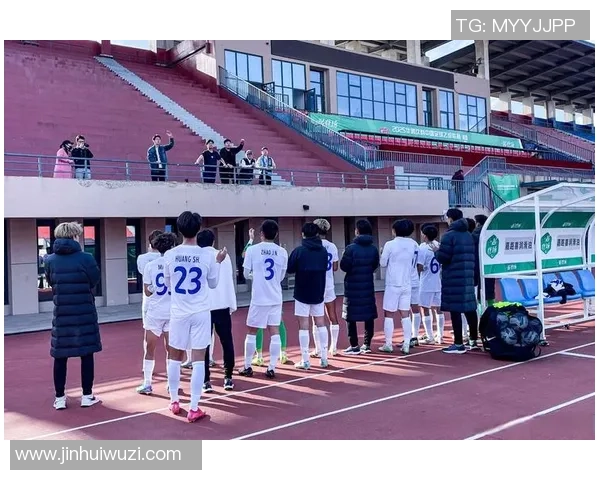 成都足球队足球意识排名创新高引发热议展现实力与潜力的双重提升 成都足球队足球意识排名创新高引发热议展现实力与潜力的双重提升