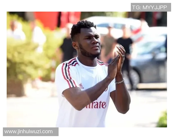 小贝足球明星赛盛况空前球迷热情高涨共同见证传奇时刻